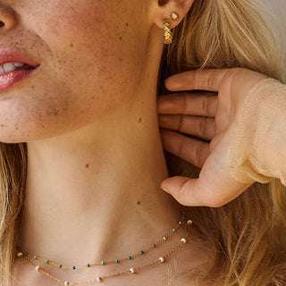 Sunflower-inspired gold necklace for summer